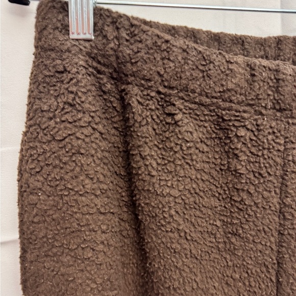 Good American Sherpa Boyfriend Sweatpants Brown - Picture 4 of 8